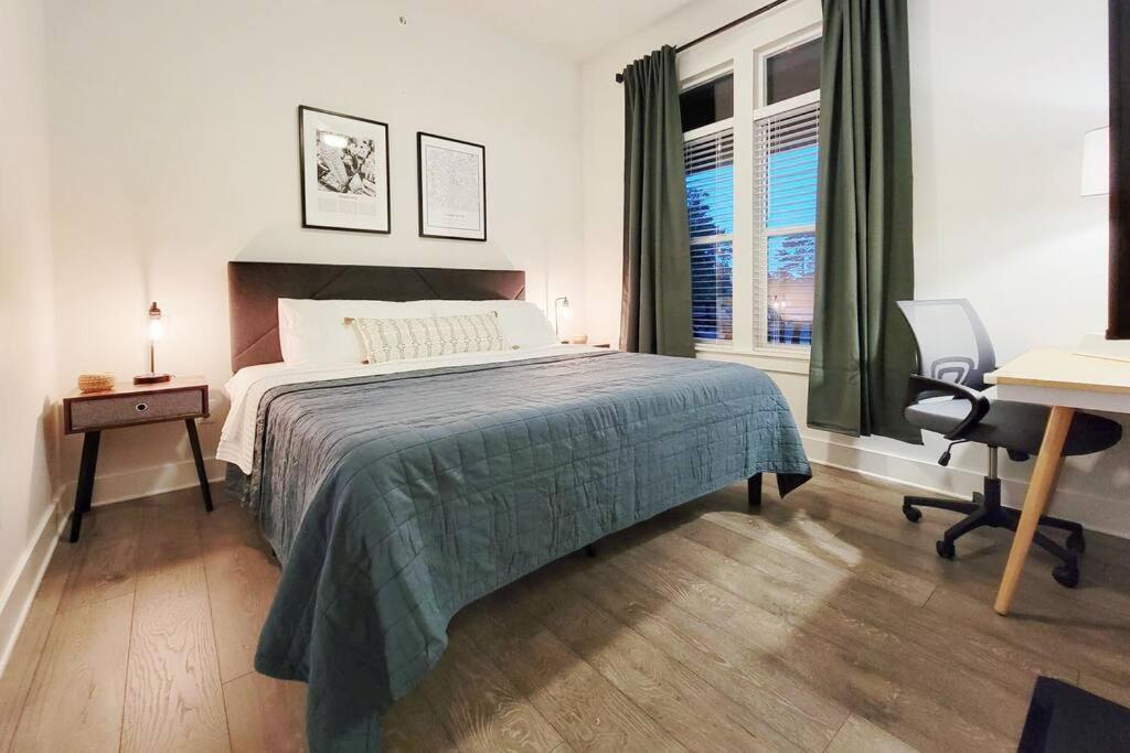New Stylish Getaway- 5 Mil To Uptown/3 Smart Tvs! Daire Charlotte Dış mekan fotoğraf