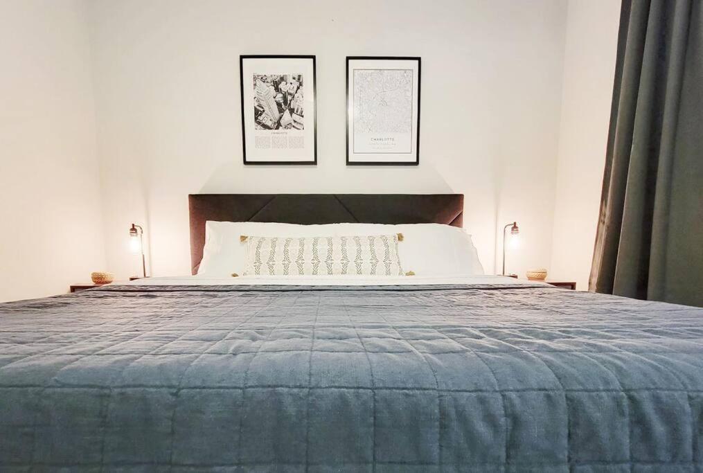 New Stylish Getaway- 5 Mil To Uptown/3 Smart Tvs! Daire Charlotte Dış mekan fotoğraf